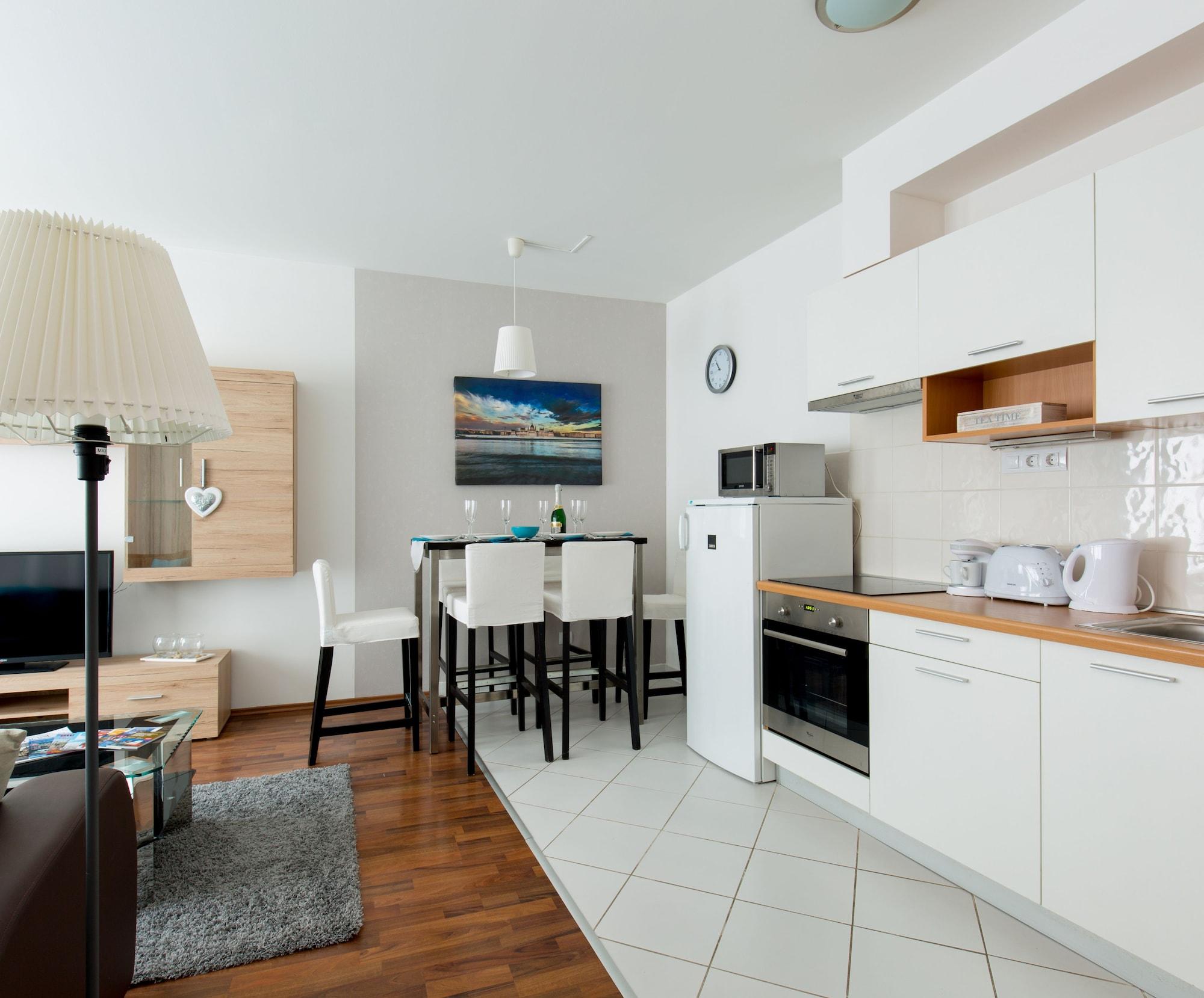 Sun Resort Apartments Budapest Exteriör bild